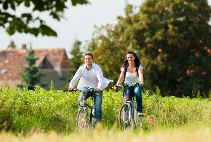 Samen op de fiets in het groen